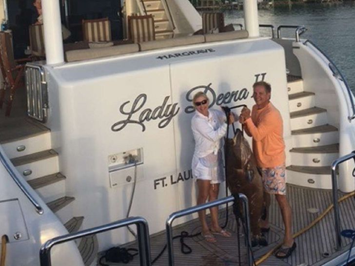 LADY DEENA II Hargrave 101 Luxury Motoryacht Fishing