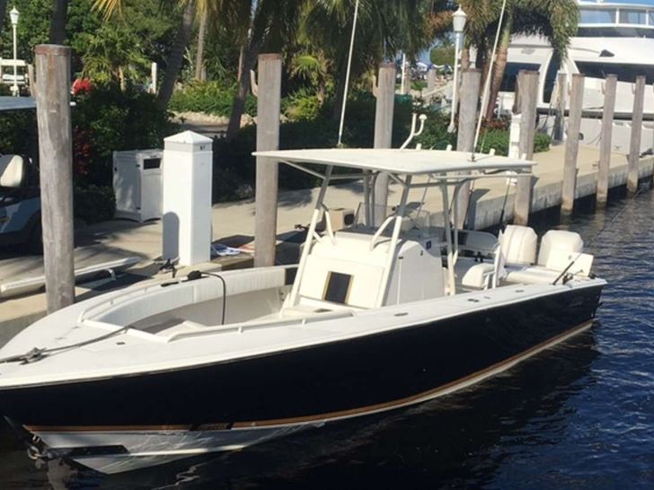 LADY DEENA II Hargrave 101 Luxury Motoryacht Tender LADY DEENA II Hargrave 101 Luxury Motoryacht Tender