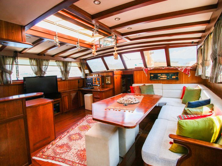 LADY FREYA Salon LADY FREYA Salon