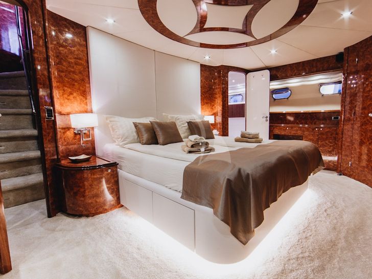 LADY LONA Amer 86 - master cabin LADY LONA Amer 86 - master cabin