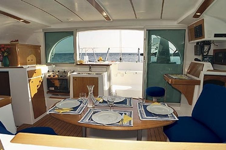 Charter Yacht Lagoon 380 - 2014 - 4 Cabins
