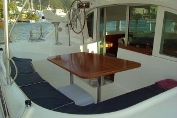 Charter Yacht Lagoon 380 - 4 Cabins - Ibiza