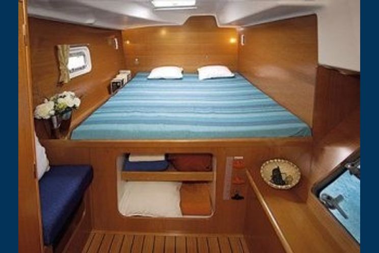 Charter Yacht Lagoon 380 - 4 Cabins - Ibiza