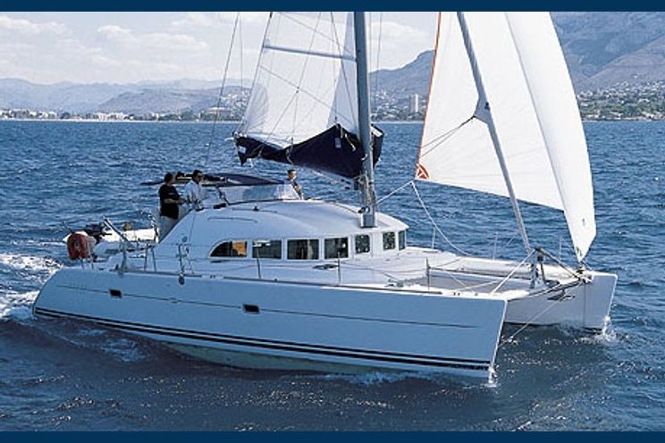 Charter Yacht Lagoon 380 - 4 Cabins - Ibiza