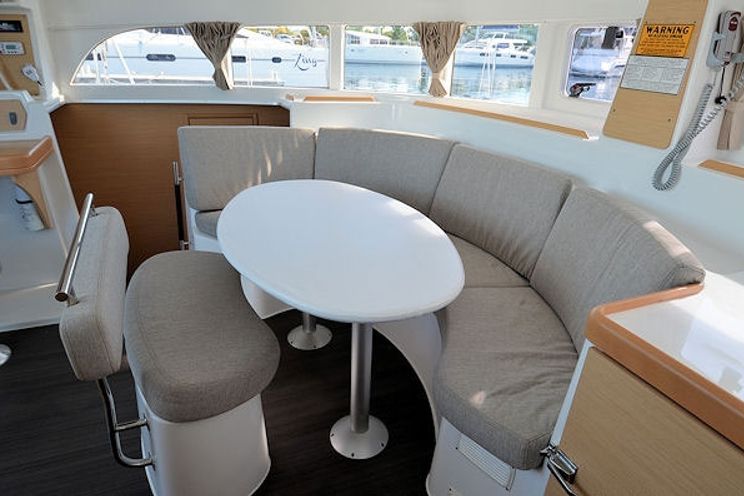 Charter Yacht Lagoon 380 - 4 cabins - Tortola,BVI