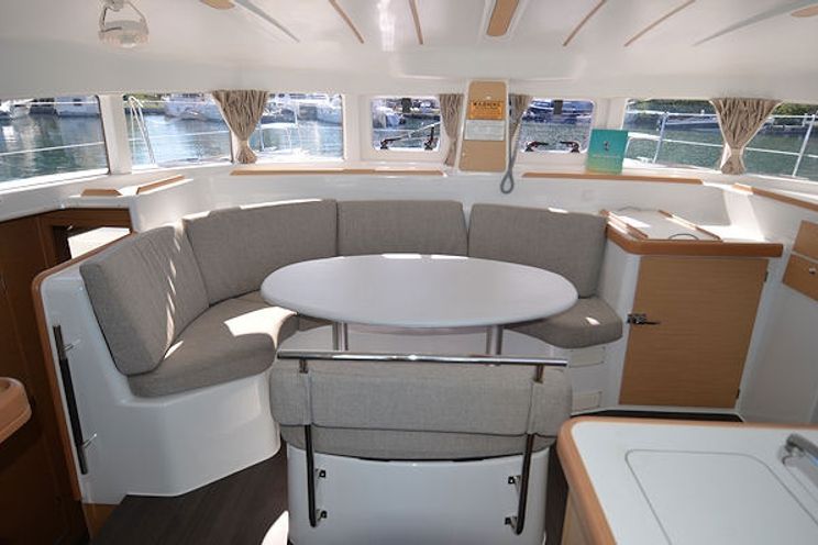 Charter Yacht Lagoon 380 - 4 cabins - Tortola,BVI