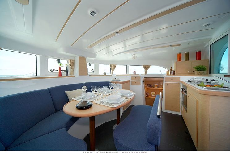 Charter Yacht Lagoon 380 - 4 Cabins - St Raphael - French Riviera