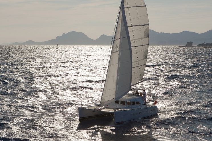 Charter Yacht Lagoon 380 - 4 Cabins - Barcelona