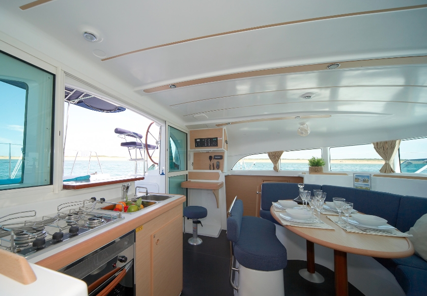 Charter Yacht Lagoon 380 - 4 Cabins - Barcelona