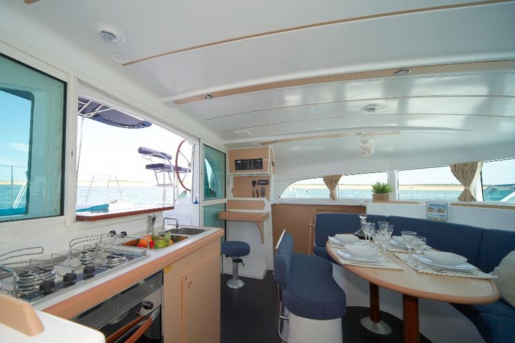Charter Yacht Lagoon 380 - 4 Cabins - Barcelona