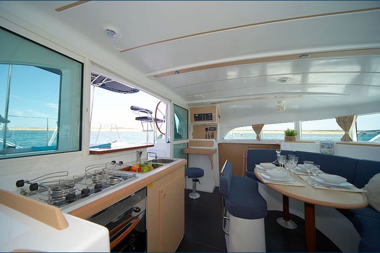 Charter Yacht Lagoon 380 - 4 cabins - 2016 - Palma de Mallorca