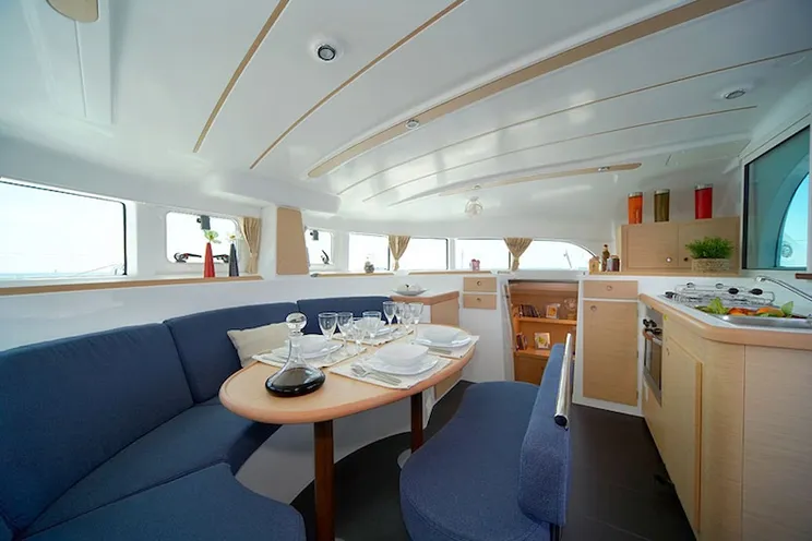 Charter Yacht Lagoon 380 - 4 cabins - 2016 - Palma de Mallorca