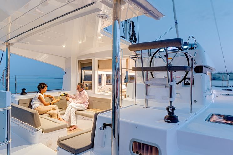 Charter Yacht Lagoon 39 -4 + 2 Cabins - BVI