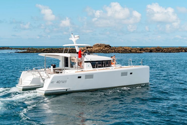 Charter Yacht Lagoon 40 Power Catamaran - 4 Cabins - 2016 - Split