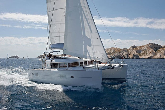 Charter Yacht Lagoon 400(2010)- 4 Cabins - Athens