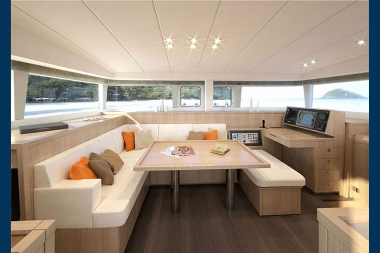 Charter Yacht Lagoon 400(2010)- 4 Cabins - Athens