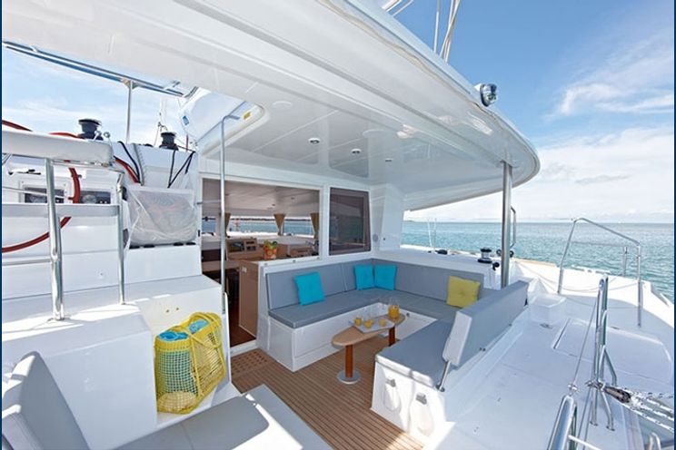 Charter Yacht Lagoon 400(2010)- 4 Cabins - Athens