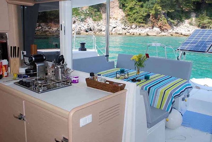 Charter Yacht Lagoon 400(2010)- 4 Cabins - Athens