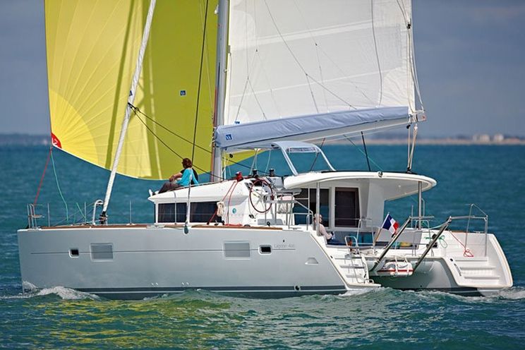 Charter Yacht ALLOVI