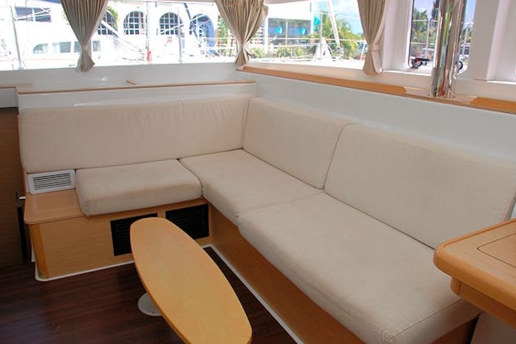 Charter Yacht Lagoon 400 - 3 Cabins - Tortola,BVI