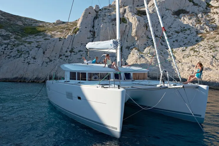 Charter Yacht Lagoon 400 - 4 Cabins - Milazzo - Aeolian Islands - Italy