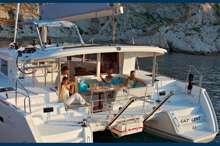 Charter Yacht Lagoon 400 - 4 Cabins - Milazzo - Aeolian Islands - Italy
