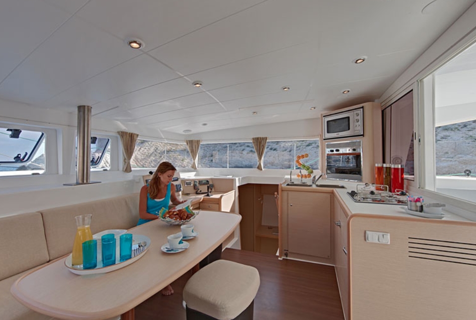 Charter Yacht Lagoon 400 - 4 Cabins - St Raphael - French Riviera