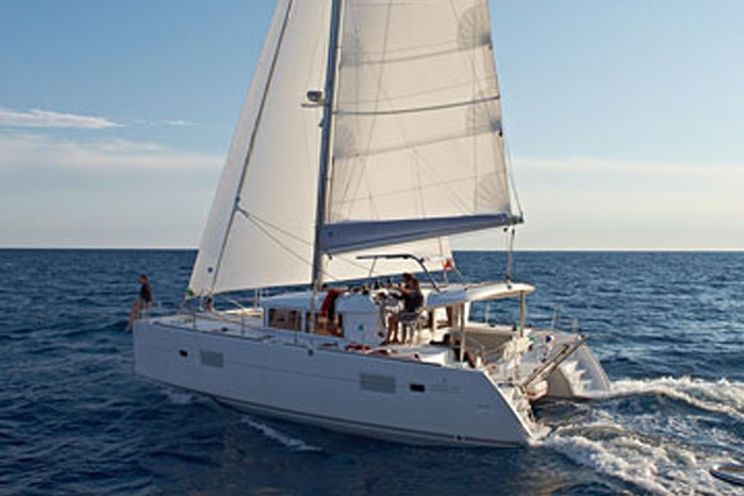 Charter Yacht Winnie
