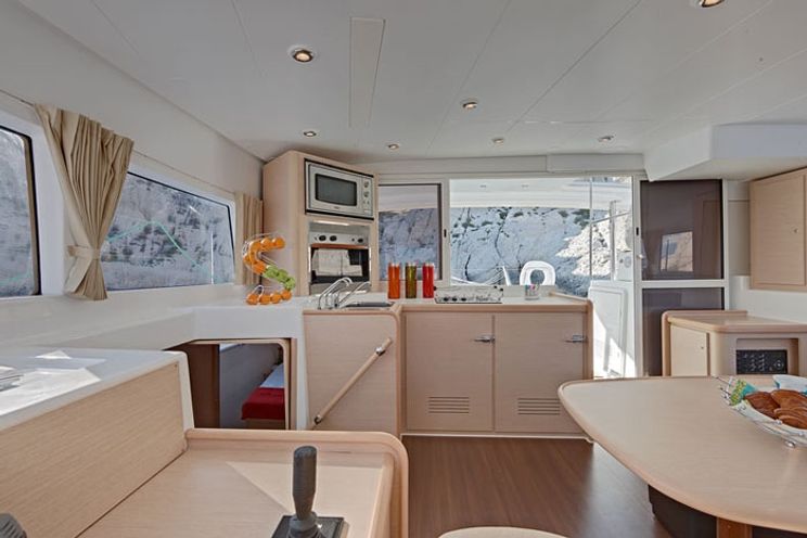 Charter Yacht Winnie