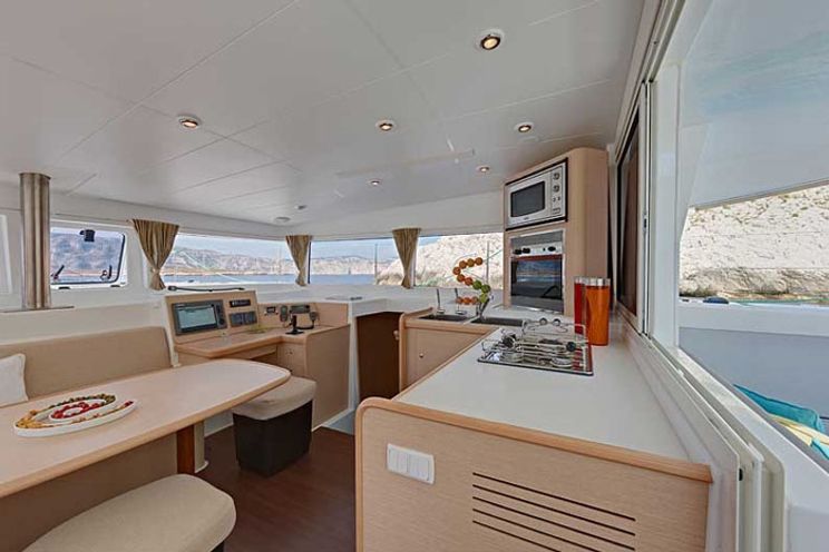 Charter Yacht Winnie