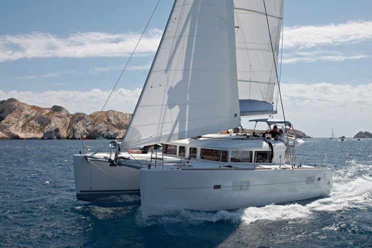 Charter Yacht Lagoon 400 - 4 Cabins - Milazzo - Aeolian Islands - Italy