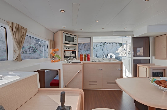 Charter Yacht Lagoon 400 Owner Version - 3 Cabins - Tortola,BVI