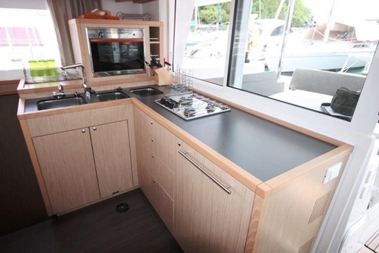 Charter Yacht Lagoon 400 S2(2015)- 6 Cabins/4H - Phuket,Thailand