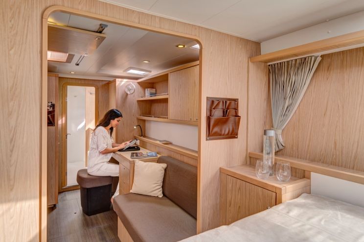 Charter Yacht Lagoon 400 S2 - 2017 - 4+2 Cabins - Athens