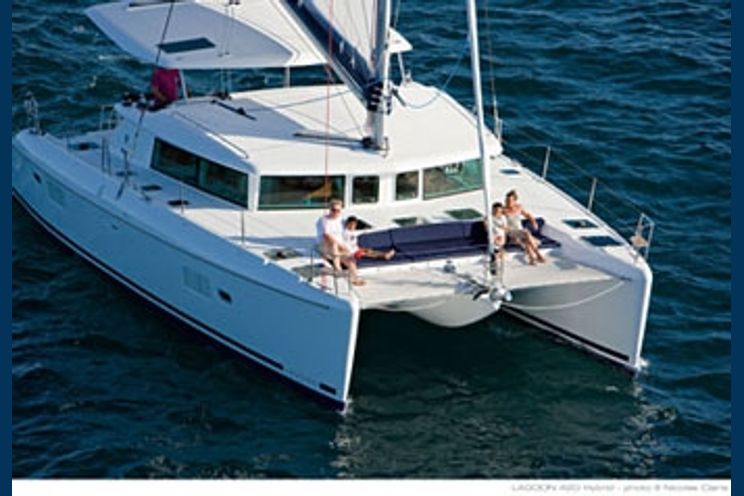 Charter Yacht Lagoon 420 - 4 Cabins - Ft Lauderdale