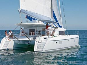 Lagoon 421 - 4 + 1 Cabins - Tuscany - Italy Lagoon 421 - 4 + 1 Cabins - Tuscany - Italy