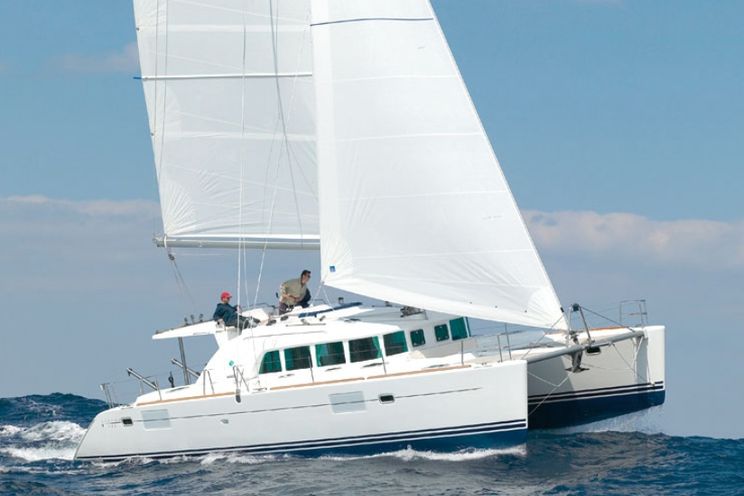 Charter Yacht MANUTEA