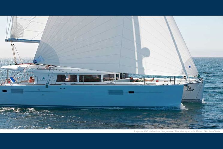 Charter Yacht Lagoon 450(2014)- 4 Cabins - Athens