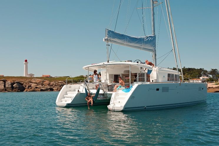 Charter Yacht Lagoon 450F - 2019 - 4 cabins(4 double)- Tortola - British Virgin Islands
