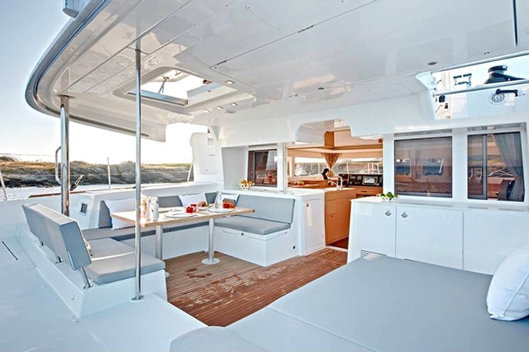 Charter Yacht Lagoon 450 - 4 Cabins - Athens