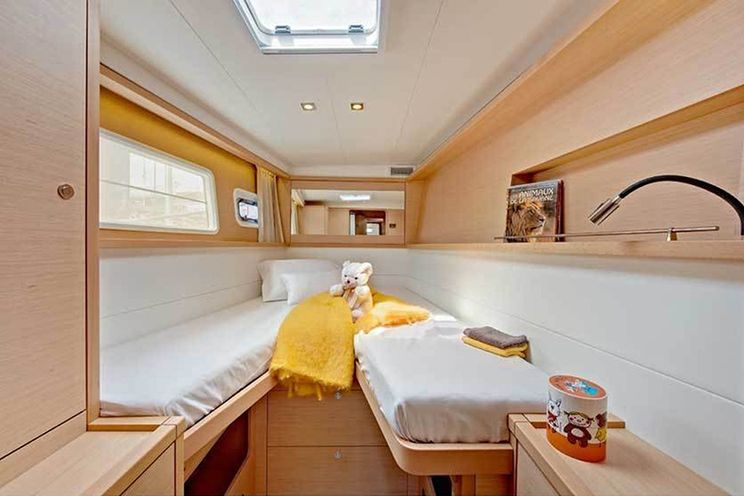 Charter Yacht Lagoon 450 - 4 Cabins - Athens