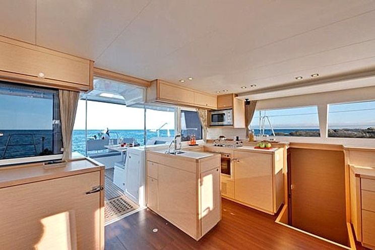 Charter Yacht Lagoon 450 - 4 + 2 Cabins - Cala di Sardinia