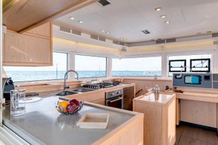 Charter Yacht SOLEA - Lagoon 52 - 5 Cabins - Tahiti,Bora Bora,South Pacific