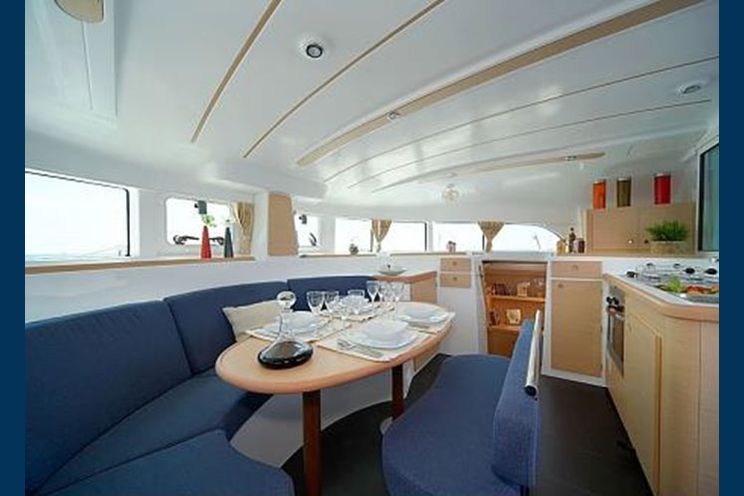 Charter Yacht Lagoon 380 - 6 Cabins - 2015 - Split