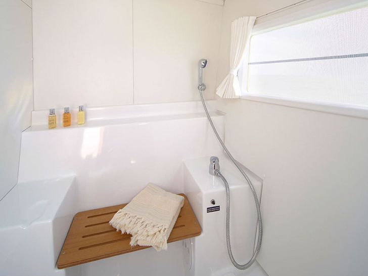 Lagoon 380(2018)- Shower/Toilette Lagoon 380(2018)- Shower/Toilette