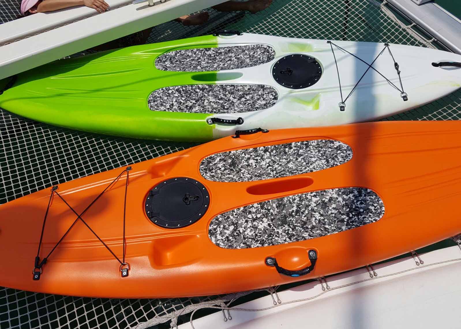 Lagoon 400 - Kayak