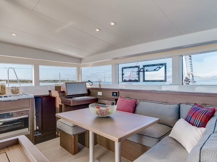 Lagoon 40 - Interior Galley Lagoon 40 - Interior Galley