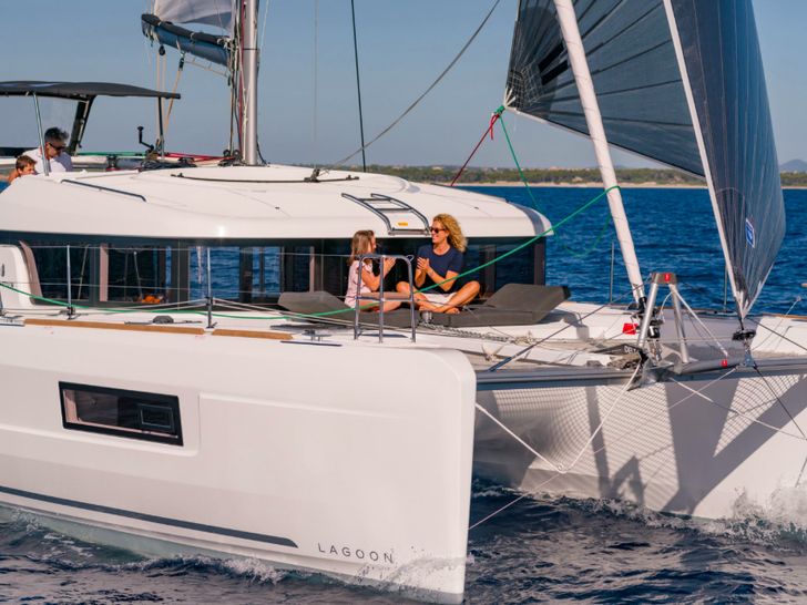 Lagoon 40 - Under sail Lagoon 40 - Under sail