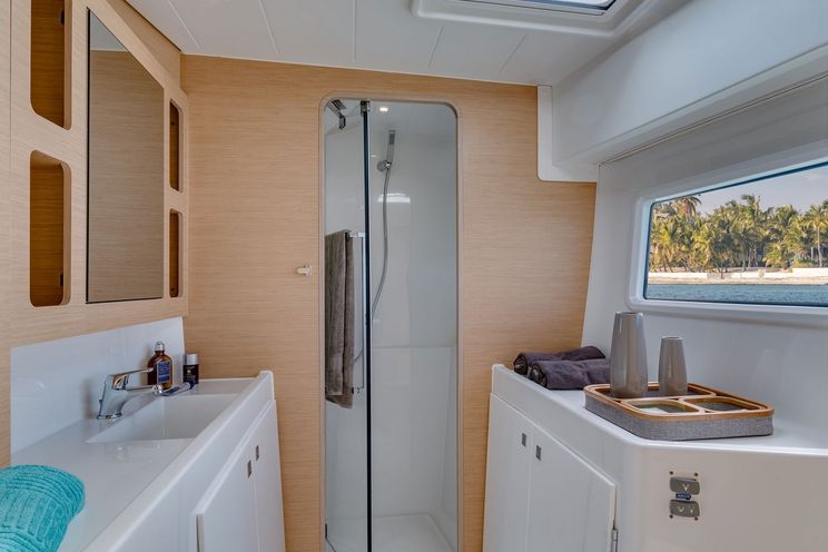 Charter Yacht Lagoon 42 - 2020 - 4 + 2 cabins(4 double 2 single)- Lefkas - Nidri - Kephalonia - Kalimos - Kastos