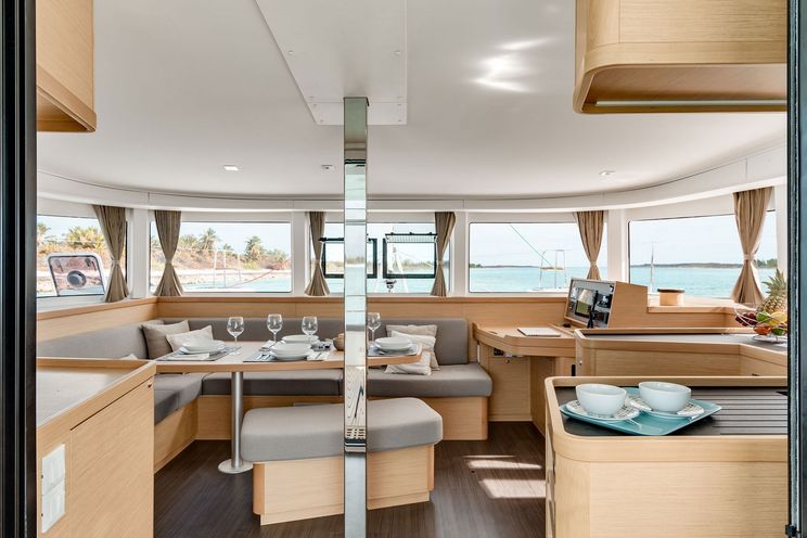 Charter Yacht Lagoon 42 - 2020 - 4 + 2 cabins(4 double 2 single)- Lefkas - Nidri - Kephalonia - Kalimos - Kastos